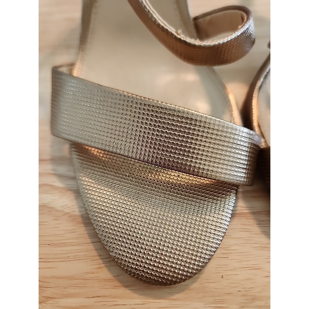 Vince Camuto Costina Embossed Metallic Leather Strappy Dress Sandal Sz 11M FLAWS - Picture 12 of 16